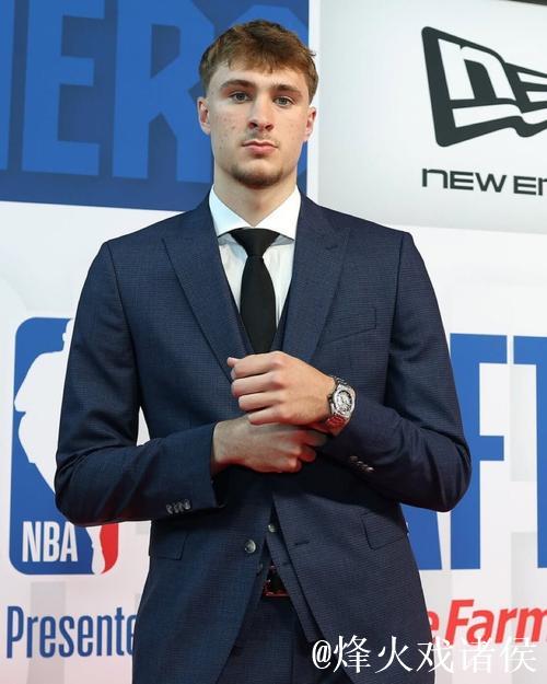 弗拉格创纪录 成NBA最年轻40+得分球员